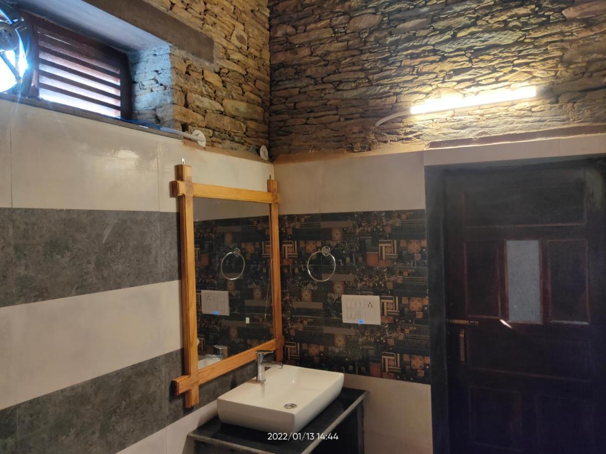 Meraki Huts Pauri Esterno foto